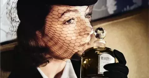 Podzimní parfémy, které oslní: Ponořte se do vůně okouzlujícího šafránu, santalu a ambry