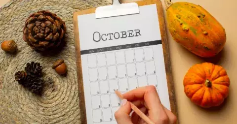 Říjen podle numerologie: Co nám přinese číslo 10? Nutí nás udělat první krok, třeba i do neznáma