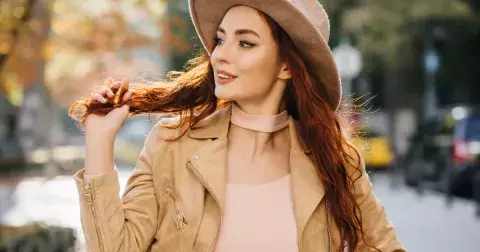 Připravte vlasy na chladné dny: Nejlepší vyživující vlasové přípravky do 300 Kč jsme pro vás otestovali