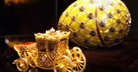 Vajíčka za miliony nepocházejí od slepic: Fabergého vejce jsou symbolem luxusu a bohatství. Jaký je jejich příběh?