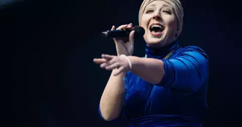 Anička Slováčková zemřela: Zpěvačka svůj dlouhý boj s rakovinou prohrála. Český internet se utápí v slzách