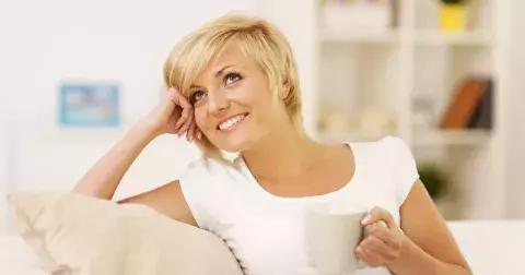 Jak vrátit vlasům po 45 lesk, sílu a objem: Přípravky pro zdravé kořínky a krásné vlasy jsme vybrali do galerie