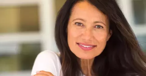 Co všechno umí s tělem keratin a proč je perfektní zejména pro ženy po 50: Vlasy, nehty i pokožka tuto bílkovinu potřebují, získáte ji z běžných potravin