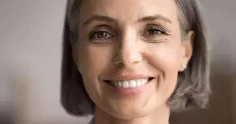 Zrajete do krásy? Podle astrologů Lvi a Váhy okouzlují svým vzhledem až po padesátce