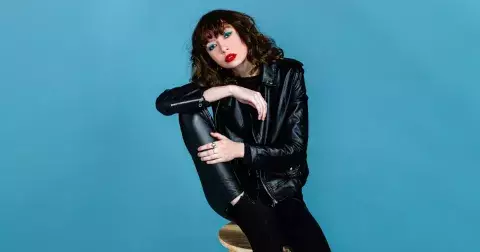 Nevíte co na sebe? Pak si pořiďte koženkové kalhoty. Zeštíhlí i ženy 50+