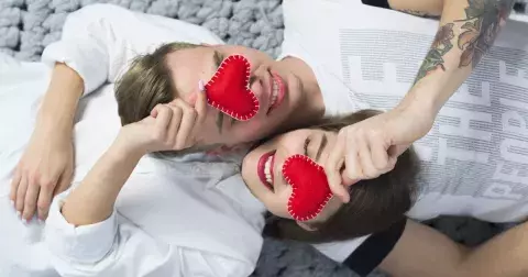 Kdy potkáte osudovou lásku? Měsíce a období podle znamení. Střelci se zamilují až v důchodu, Raci milují pořád