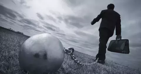 Dějí se vám dokola stejná neštěstí? Spočítejte si, zda vám život neničí karmický dluh