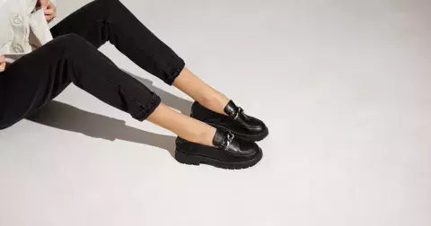 Tyto boty vzešly z pánského stylu. Jak nosit oxfordské boty na podzim i v zimě