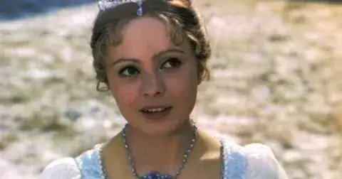 Kvíz: Myslíte si, že dobře znáte pohádku Tři oříšky pro Popelku? Prověřte své znalosti tohoto krásného příběhu