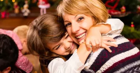 Kvíz: Co všechno víte o českých Vánocích? Dejte šupiny pod talíř, vyhlížejte zlaté prasátko a prostřete pro hosta