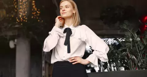 Už žádné nudné košile. Pořiďte si trendy modely s tímto jedinečným detailem