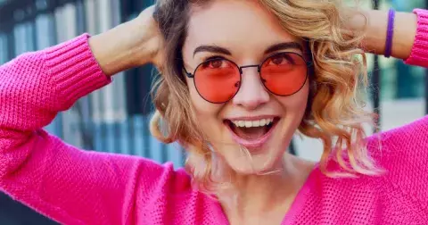 Vidíte svět růžově, nebo zbytečně černě? Na vrozený optimismus má vliv naše znamení. Největším optimistou je podzimní znamení