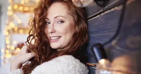 Nadělte si k Vánocům mladistvou pleť: Vybrali jsme nejhezčí zázračné kosmetické balíčky pro komplexní péči