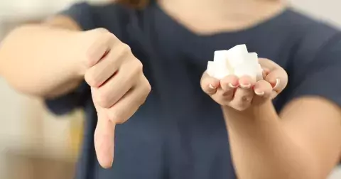 Nedaří se vám zhubnout? Cukry, které ničí vaši snahu, číhají v tvarohu, mléce i cereáliích