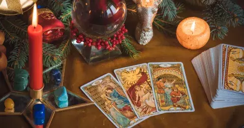 Magické (před)vánoční rituály: Přivolejte si lásku, štěstí nebo povýšení v práci. V tomto svátečním čase můžete ovlivnit budoucnost