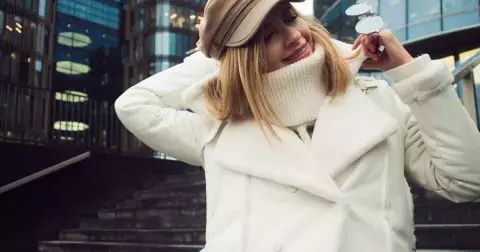 Móda v barvě sněhových vloček: Bílá nemusí být nepřítel. Víme, jak ji nosit s grácií