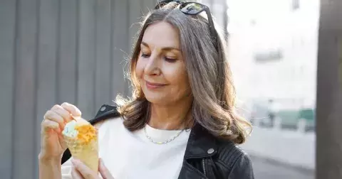 Menopauza a hubnutí po 50 prý nejdou dohromady? Experti si myslí něco jiného