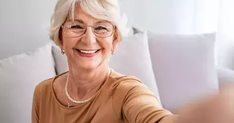 Jste unavené, podrážděné, přibíráte a nemáte chuť na intimnosti? Na vině je hormonální nerovnováha. Můžete ji ovlivnit, pomohou i cviky