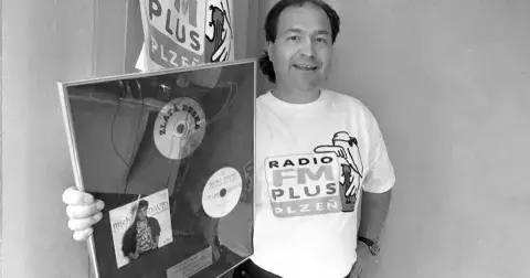 Král diskoték Michal David: Mladého rebela vyloučili z Pionýra. S osudovou ženou letos slaví neskutečných 40 let