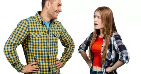 Linda (47 let): Přítel se přátelí se svou bývalkou, tvrdí, že je to normální, ale mě to vadí!