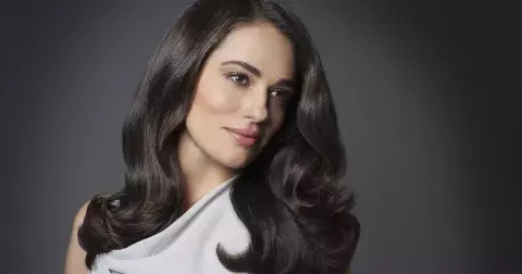 Nejkrásnější barva na vlasy, která sluší tmavým i světlým typům