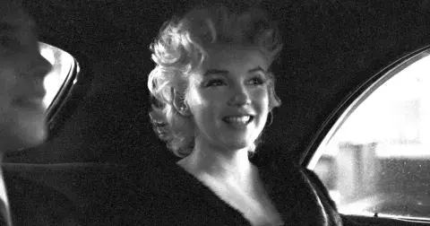 Pohřeb Marilyn Monroe: Rozloučení s herečkou platil bývalý manžel, do rakve jí vybral zelené šaty