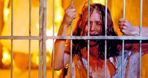 Requiem pro panenku: Pravdivý příběh chovanky Evy, jež má na kontě 26 vyhaslých životů. Její osud vás možná velmi překvapí