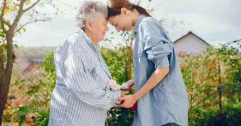 "Vychovala mě babička, moje matka se na mě vykašlala. Nemám jí to za zlé, ale jako matku ji neberu," svěřila se Petra (43)