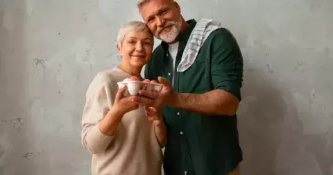 "Jsou spolu už 50 let a pořád se milují. V dnešní době je taková láska spíš výjimkou než pravidlem," svěřila se Julie