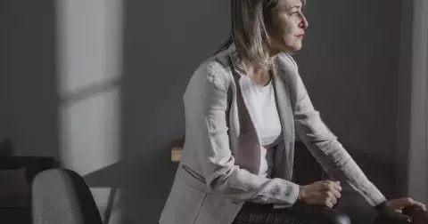 “Po třiceti letech manželství odešel a já najednou nevím, kdo vlastně jsem,” zoufá si Zuzana (55)