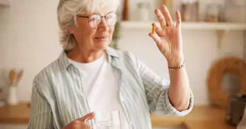 Vápník nestačí: Dvojice vitamínů, bez kterých se vaše kosti neobejdou