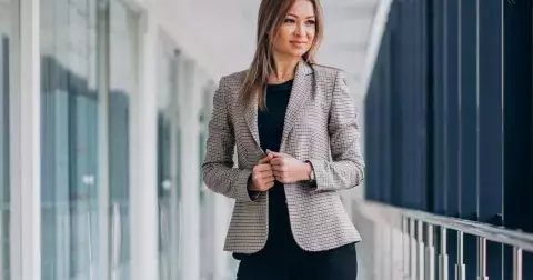 Revoluce v oblékání: Legíny se hodí i do kanceláře, a přitom je pořídíte levně