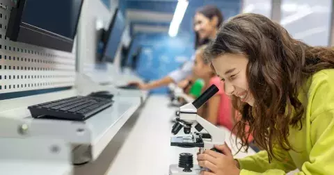 Zábavný kvíz z biologie: Rostliny, tělo i zvířata. Kolik si toho ještě pamatujete ze základky?