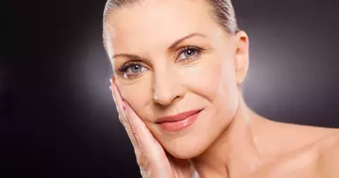 Proč váš make-up působí mdle – a jak ho proměnit v kouzlo, co zvýrazní přirozenou krásu