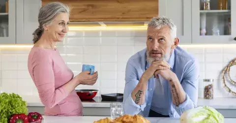 “Moje žena se změnila. Já ji vůbec nepoznávám,” nechápe Vlastimil manželku, která si našla novou kamarádku