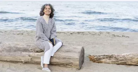 Italky klidně nosí bílé džíny i po 50. Mají na to jednoduchý trik. Dokonalé kousky pro elegantní vzhled najdete v galerii