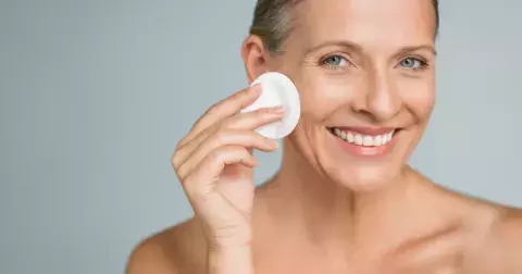 Redakční tipy čisticích produktů pro každý věk a typ pleti: Jak vybrat ten správný, aby byla vaše pleť zdravá a krásná