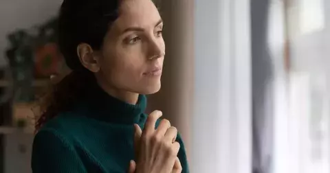 Osamělost a smutek ničí srdce, potvrzují lékaři. O Vánocích je pro mnohé lidi situace horší