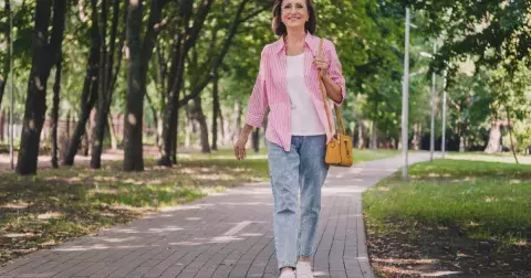 Kolik kroků denně musíte ujít ve 40, 50 a 60 letech, abyste zhubli jedno kilo tuku