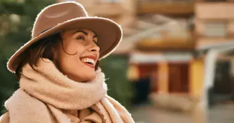 Inspirace z Milána: Zachumlejte se do hřejivých doplňků, které vám neuberou na eleganci