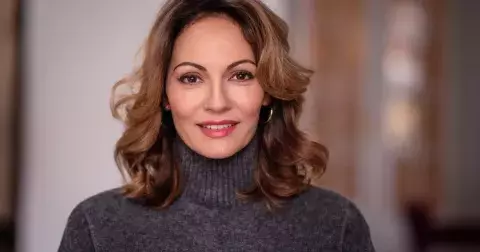 Tyto barvy vlasů vás omladí o deset let: Trendy odstíny, které sluší zralé pleti