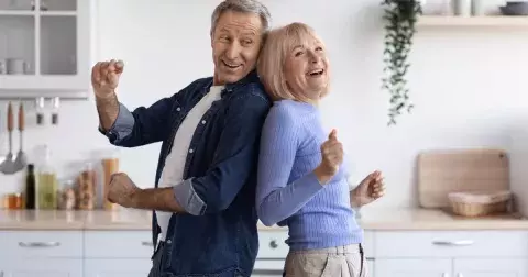 Tanec pro zdravé srdce: Jaký styl je nejlepší po padesátce. Pro zdraví srdce je efektivnější než chůze, pomáhá i s osteoporózou