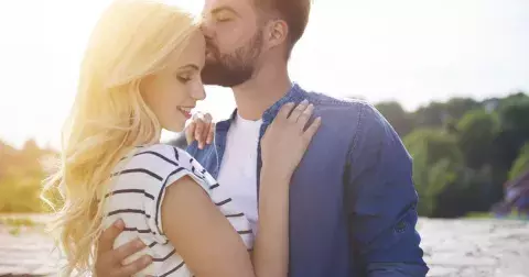 Partnerský horoskop na rok 2026: Lvi budou zářit, Raci řešit city a Vodnáře čekají osudová rozhodnutí