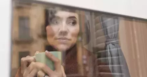 Jak jednotlivá znamení zvládají prázdné hnízdo? Psychologický horoskop o tom, jak se vyrovnat s odchodem dětí