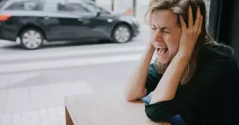 Šéf je psychopat, dítko má "adéhádé". Ale vůbec to tak není. Jak některé pojmy z psychologie pronikají do běžné mluvy a co to může dle odborníků způsobit?