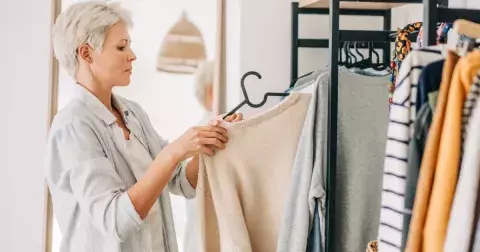 5 nejčastějších chyb v módě, které dělají ženy po 50. Nahraďte je těmito chytrými triky