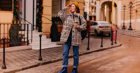 Tento skandinávský vzor vládne nadcházející sezóně. Nosit jej můžete na všem, od sukní po kalhoty