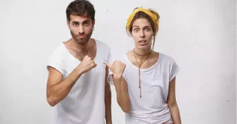 Adam (48 let): Moje žena se zbláznila, vyhazuje tisíce za ezo nesmysly, bojím se, co bude dál!