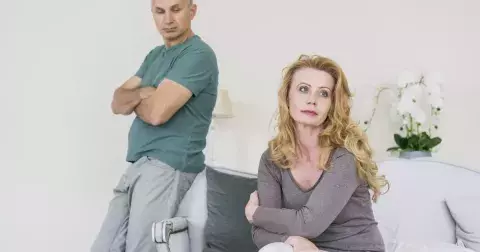 Jana (43 let): Petře, byl jsi mi nevěrný a já nevím, jestli se rozvést nebo ti dát druhou šanci.