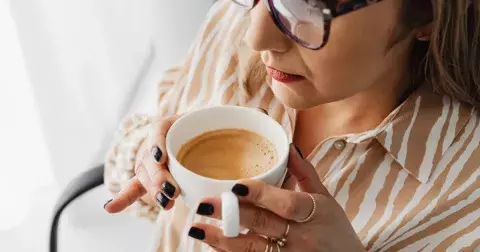 Co se stane s vaším mozkem, když budete pít kávu každý den: Vědecká studie potvrdila, že káva mění jeho strukturu a může ovlivňovat paměť